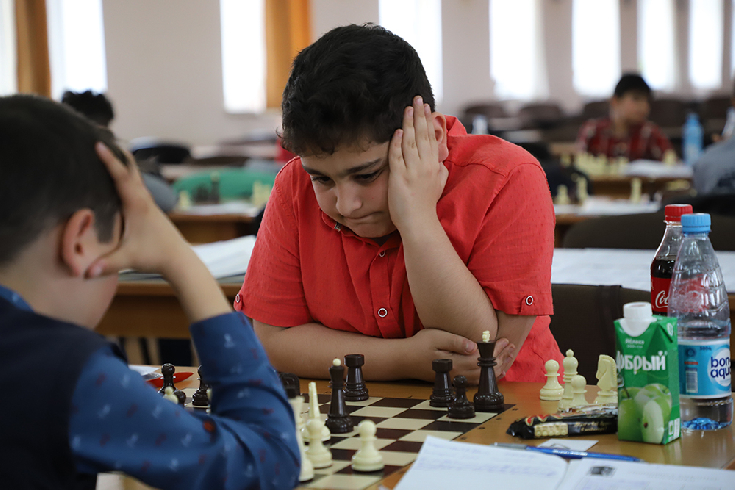 Vahagn Khachatryan - FIDE Trainer - Chess Academy